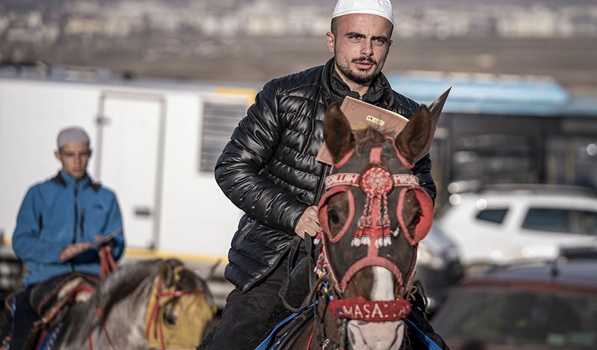 Atlı hafızlar "1001 Hatim"i başlattı