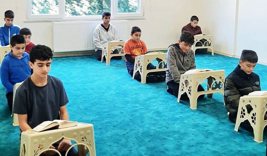 Sapanca Ahmet Yıldız Yatılı Erkek Kur'an Kursu'nda eğitim öğretim başladı