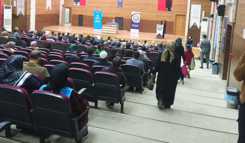 "Şehir İrfan Medeniyeti" konferansı