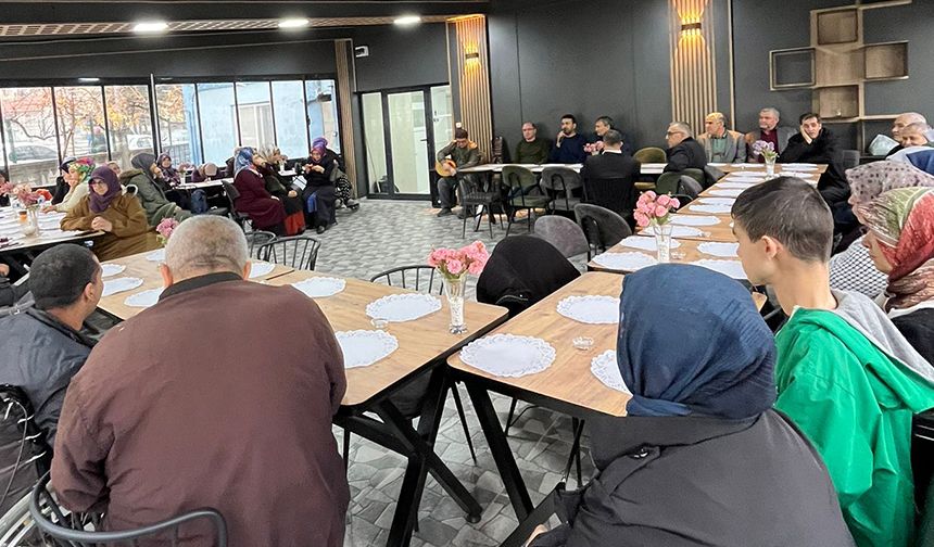 Simav'da "Dikensiz Güller" buluştu