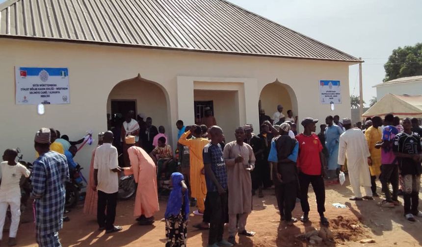 TDV, NİJERYA'DA SU KUYUSU VE MESCİT AÇTI