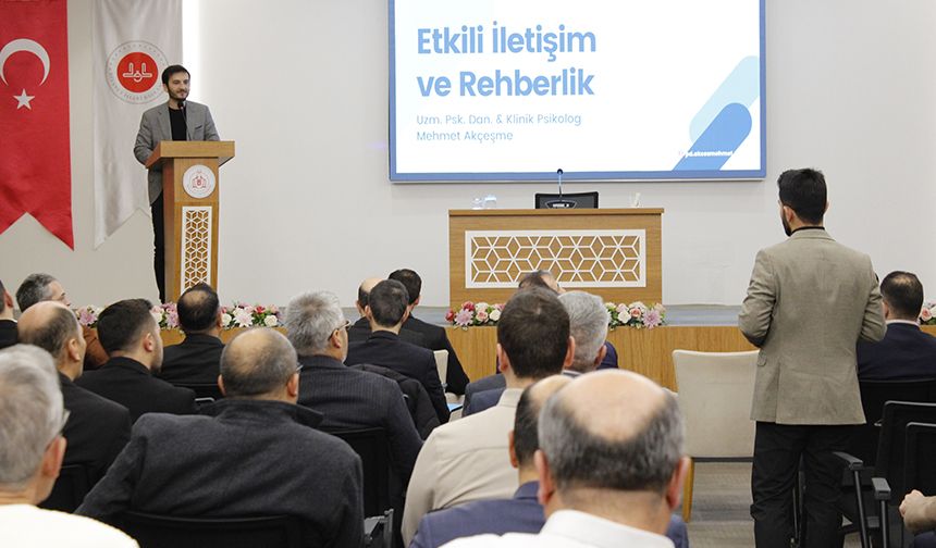 ÜNİVERSİTE CAMİ GÖREVLİLERİ EĞİTİM SEMİNERİNDE