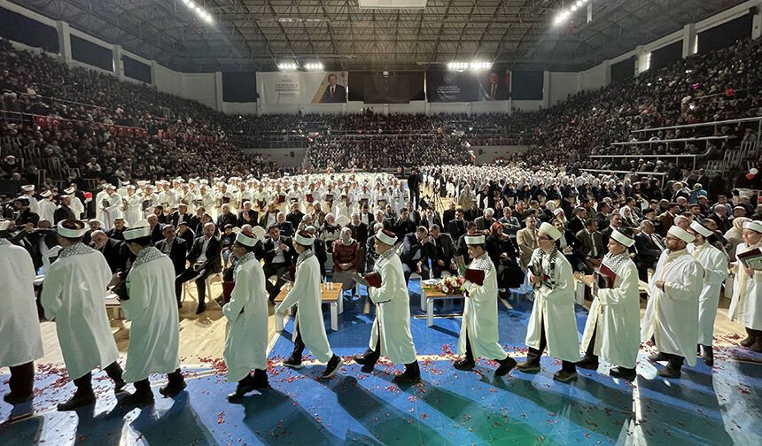 Şanlıurfa'da 571 hafız törenle icazet aldı