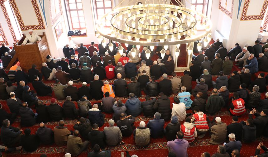 Habib-i Neccar Camii'nde 3 yıl aradan sonra ilk cuma namazı kılındı