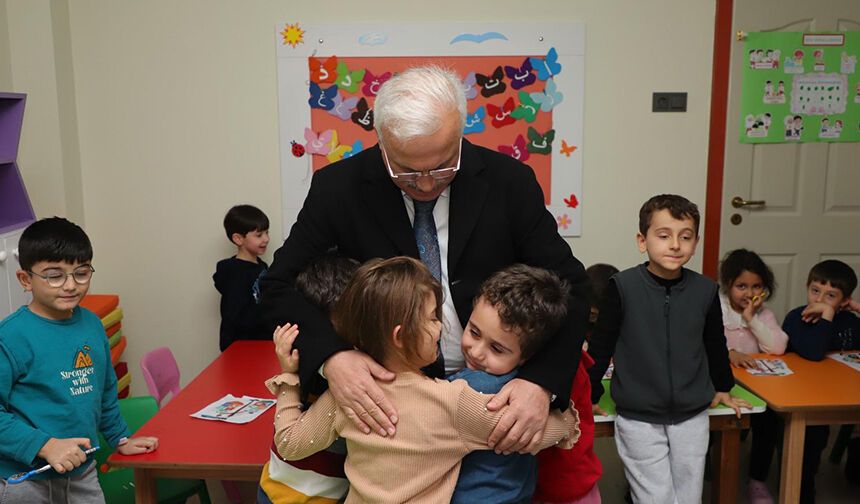 Aksaray Valisi miniklerle buluştu