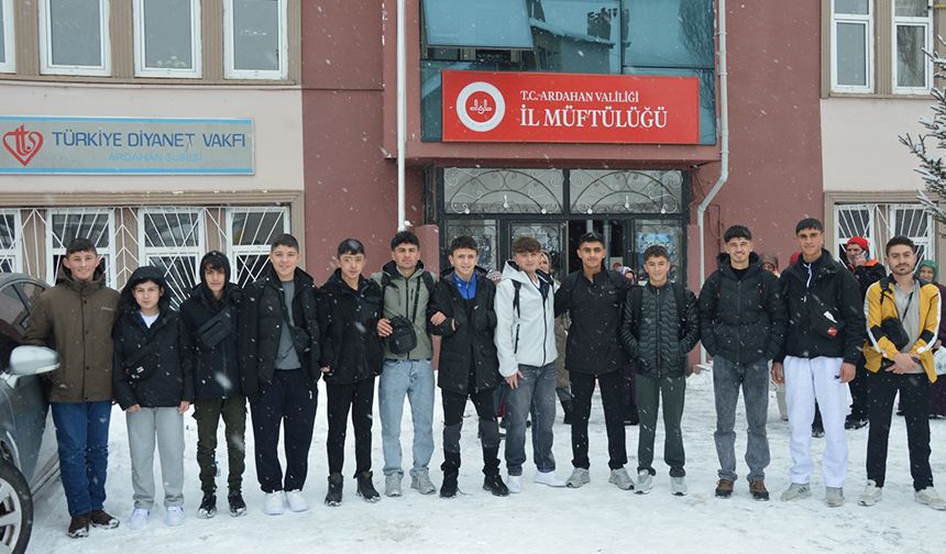 Ardahan'da hafızlar umreye gönderildi