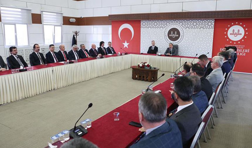 BAŞKAN ARPAGUŞ MÜFETTİŞLERLE BİR ARAYA GELDİ