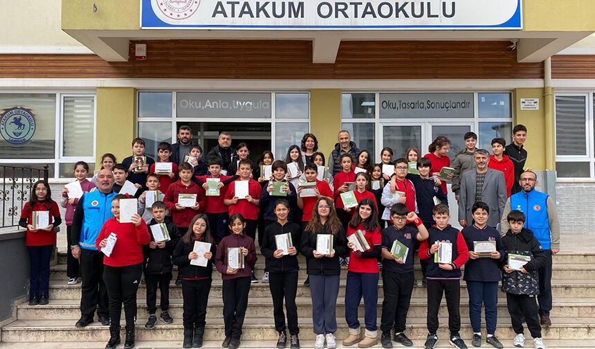 Atakum'da öğrencilere Kur'an-ı Kerim hediye edildi