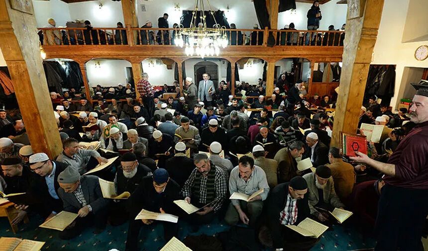 Ayazpaşa Camii'nde "1001 Hatim"in son hatm-i şerifi okundu