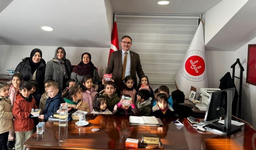 Bağcılar’da minikler harçlıklarını Gazze için bağışladı