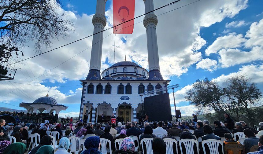 Demre'de Yavu Camii dualarla açıldı