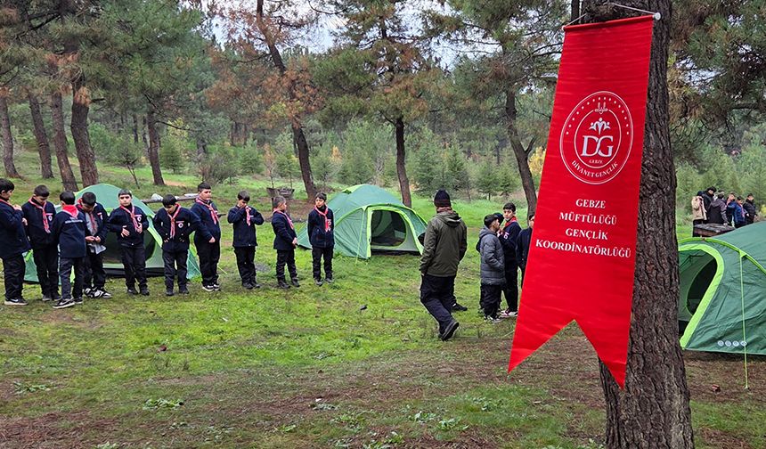 Müftülük, tam donanımlı izcilik kampı düzenledi
