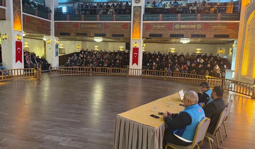 Şanlıurfa'da hacı adayları bilgilendirildi