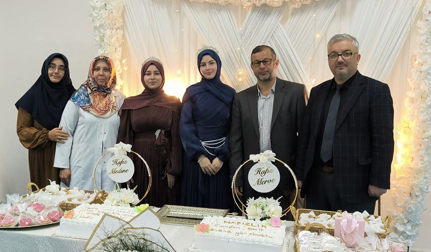 Abla kardeş aynı anda hafız oldu