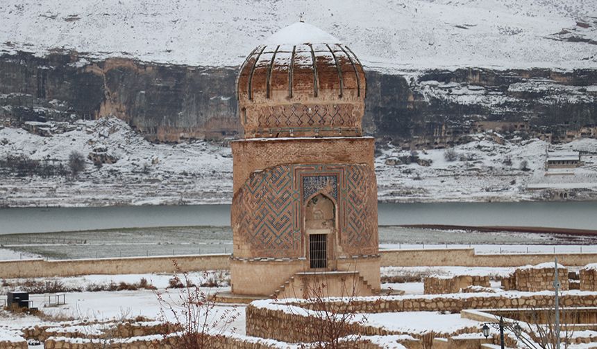 Hasankeyf beyaza büründü