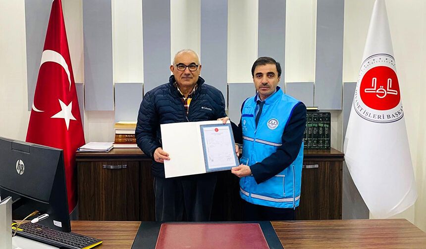 Emekli imamdan örnek davranış