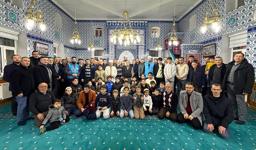 Seyitgazi'de aileler camide buluştu