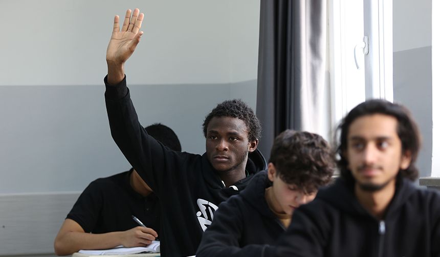 TDV'nin uluslararası burs programları başvuruları başladı