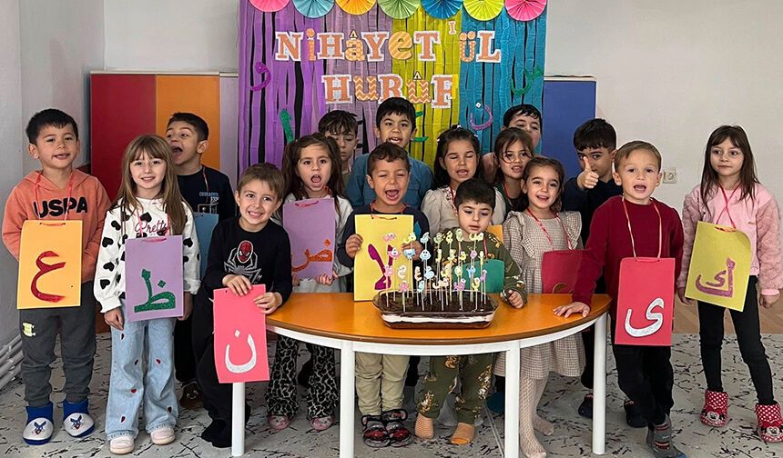 Yakakent'te minikler hem öğreniyor hem eğleniyor