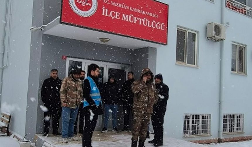 Yazıhan Müftülüğü yolda kalanları misafir etti