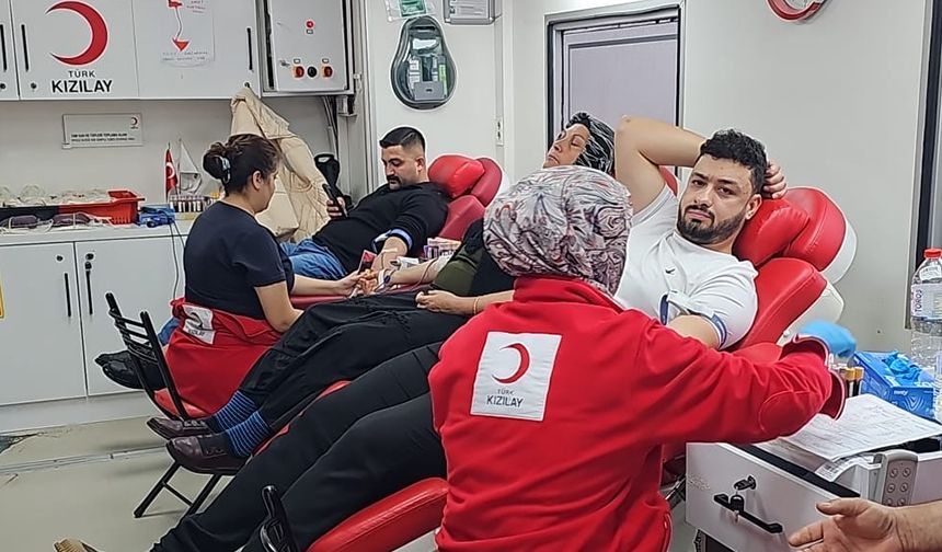 Anamur'da din görevlileri kan bağışında bulundu