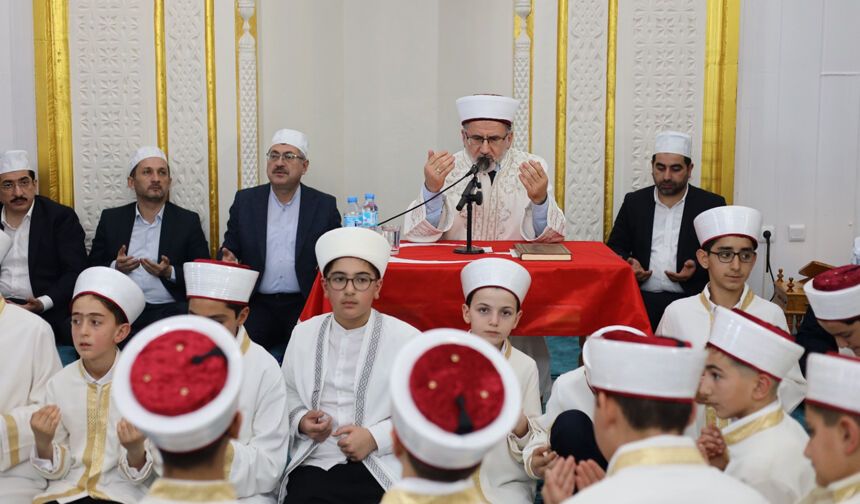 Aşkale'de hafızlar icazet sevinci yaşadı