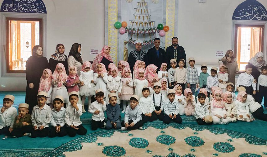 Besni'de çocuklar camide ramazan sevinci yaşadı