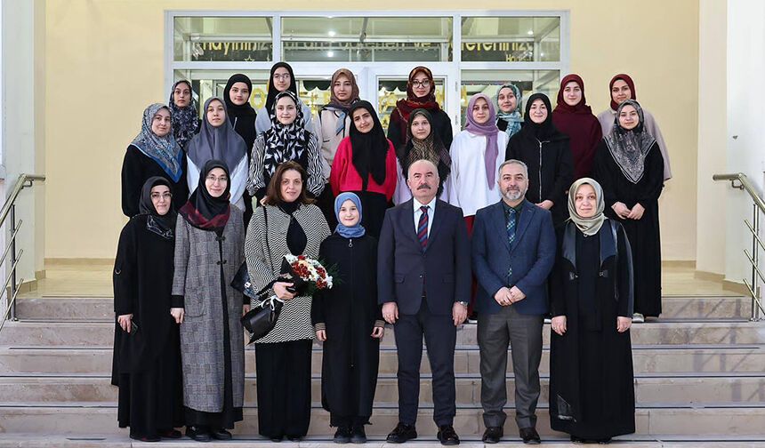 Vali Çalgan, Kur'an kursunda öğrencileriyle iftarda buluştu