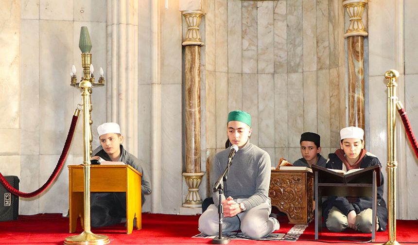 ELAZIĞ'DA HAFIZLAR MUKABELE GELENEĞİNİ SÜRDÜRÜYOR