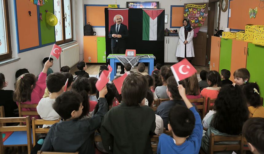 Gedizli minikler Filistin'i unutmuyor