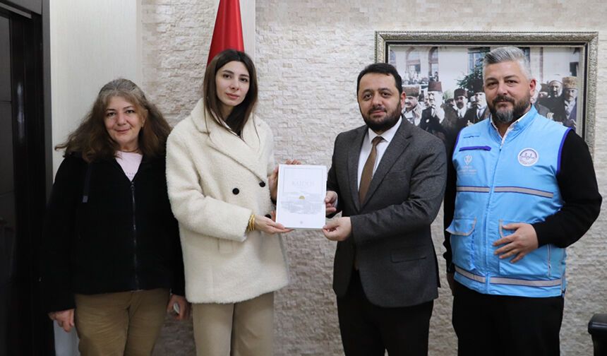 Sergi gelirini Gazze’ye bağışladı