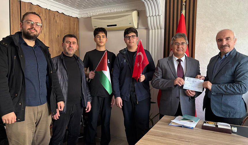 Gediz'de liseli gençler Filistin'e destek oldu