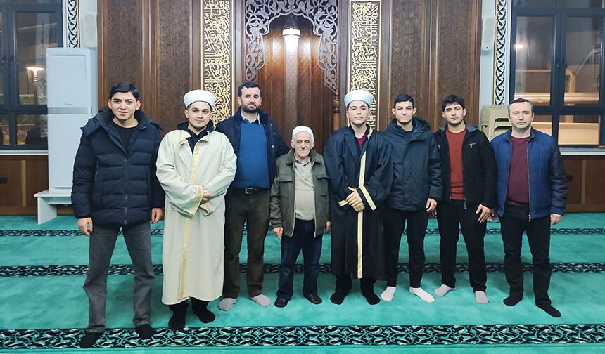 Gürsu'da "Bir Gece 100 Cami 100 Teravih" programı