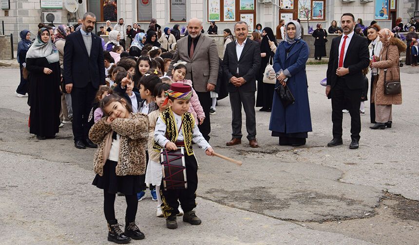 Miniklerden Ramazan Alayı