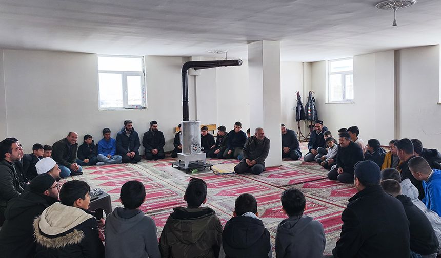 Özalp’ta "Gençliğe Değer Köy Gençlik Buluşmaları" sürüyor