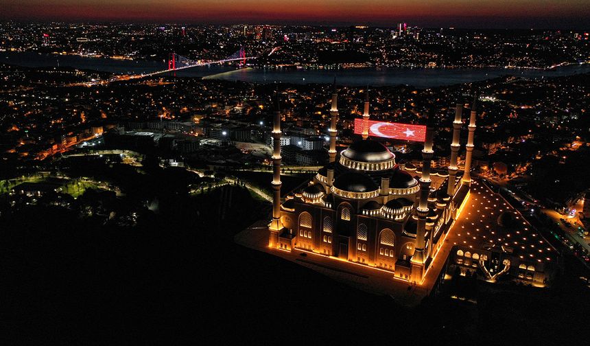 ON BİR AYIN SULTANI GELİYOR