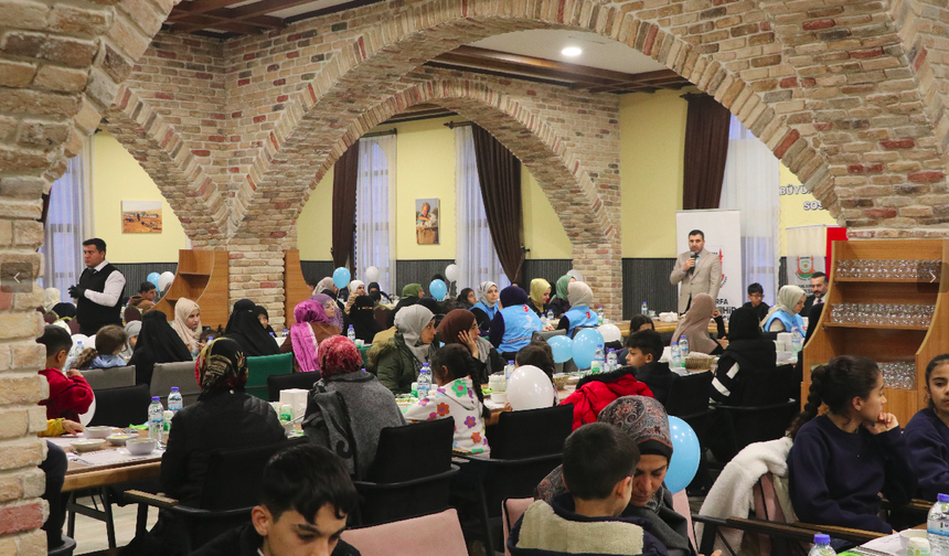 Şanlıurfa'da yetimler iyilik sofrasında buluştu