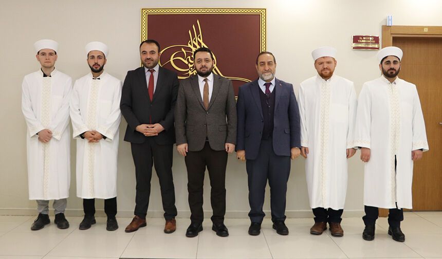 Sivas'ta aday din görevlileri törenle göreve başladı