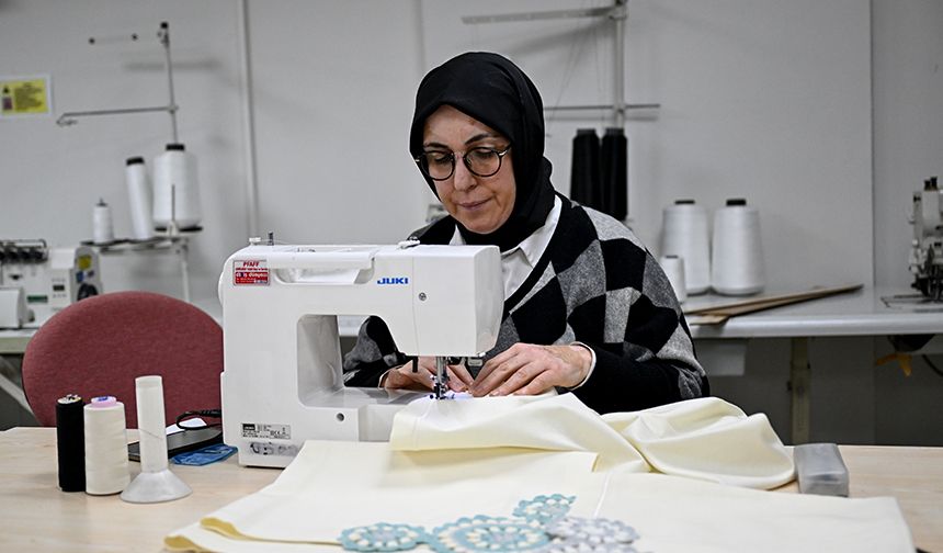 DEPREMZEDE ESNAF TDV'NİN İYİLİK ATÖLYESİ'NDE MESLEĞİNE DÖNDÜ