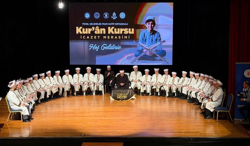 Ümraniye'de 25 hafız icazet aldı