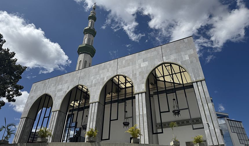 VENEZUELA'DA İSLAM'IN EN BÜYÜK SİMGESİ