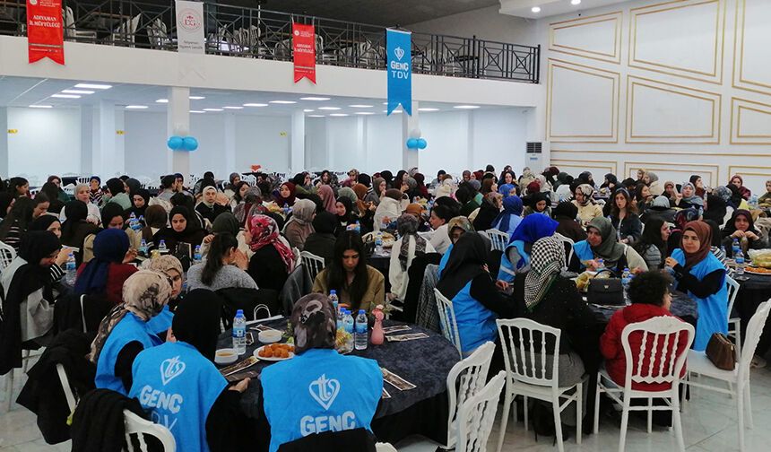Adıyaman'da gençler iftarda buluştu