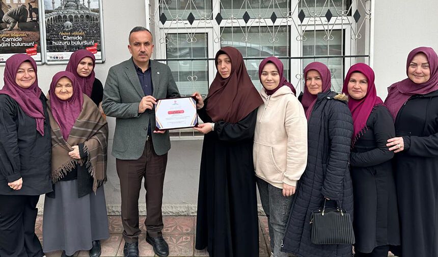 ALAPLI’DA KADIN KURSİYERLERDEN HEDİYEM KUR’AN OLSUN'A DESTEK