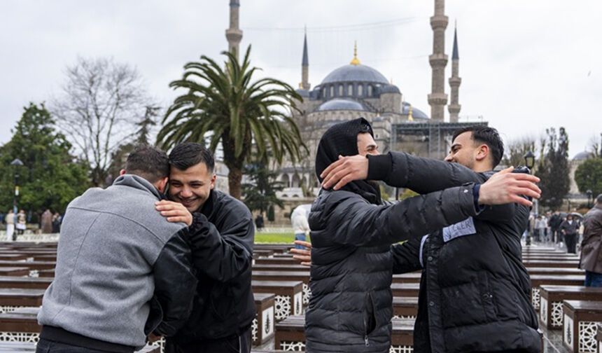 TÜRKİYE'DE BAYRAM COŞKUSU
