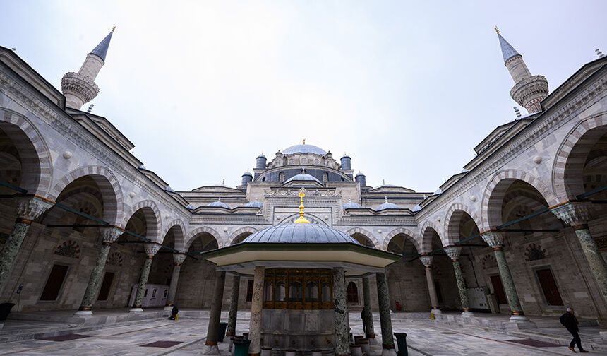 TARİHİ YARIMADADAKİ BEYAZIT CAMİİ