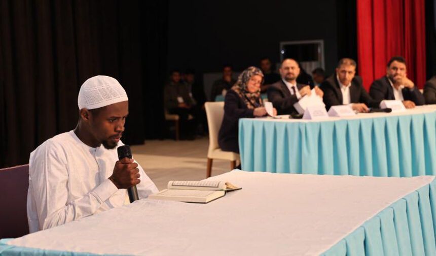 Bitlis'te üniversiteliler Kur’an-ı Kerim’i güzel okumada yarıştı