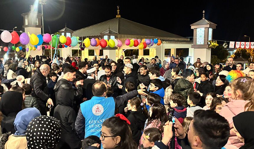 Denizli'de çocuklar ramazan şenliğinde buluştu