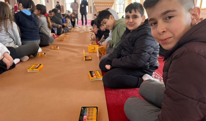 ESENYURT'TA ÇOCUKLAR HAYALLERİNİ CAMİDE RESMETTİ
