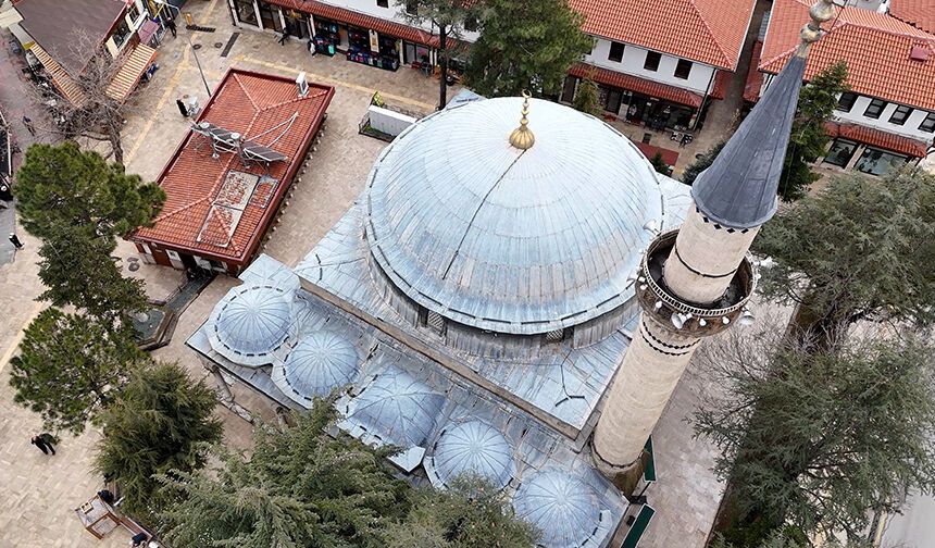 5 ASIRLIK FİRDEVS BEY CAMİİ YILLARA MEYDAN OKUYOR