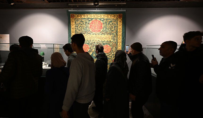 Gaziantep'te "Mukaddes Emanetler Sergisi" ziyarete açıldı